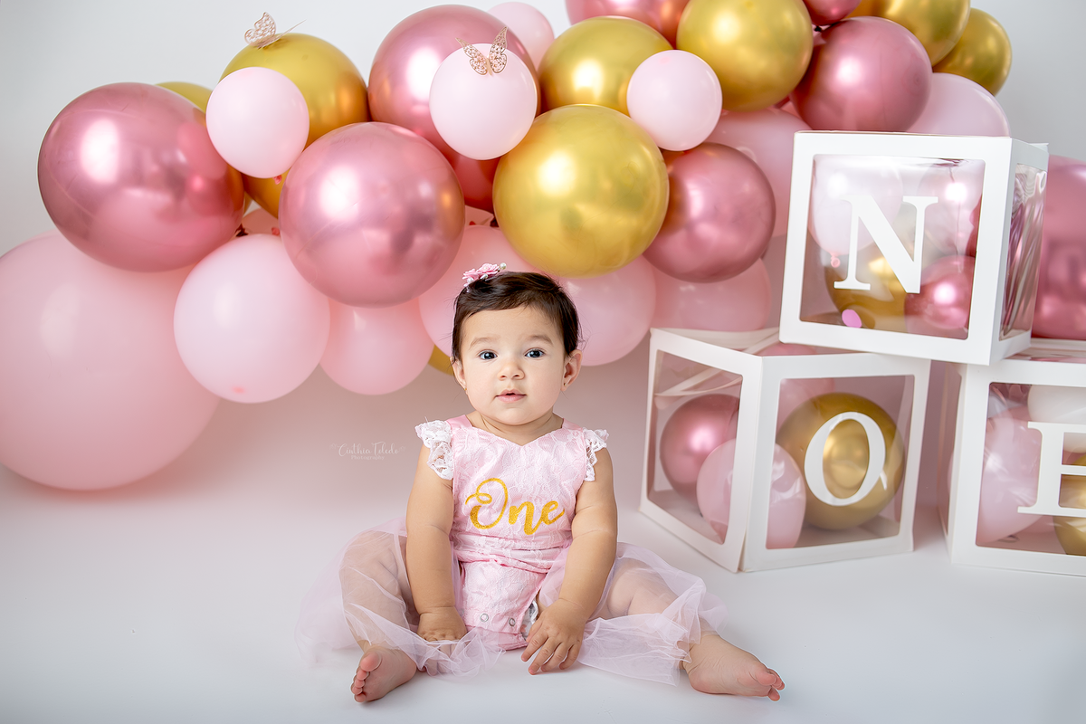 ensaio fotografico de cake Smash  de 1 aninho, fotografado por Cinthia Toledo Photography em Malden- MA. 
