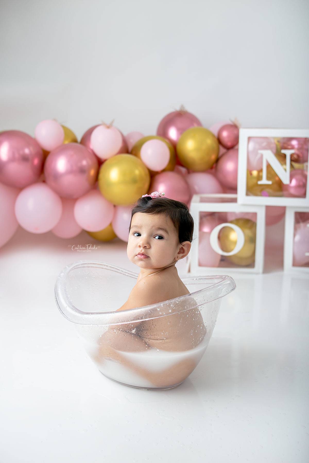 ensaio fotografico de cake Smash  de 1 aninho, fotografado por Cinthia Toledo Photography em Malden- MA. 
