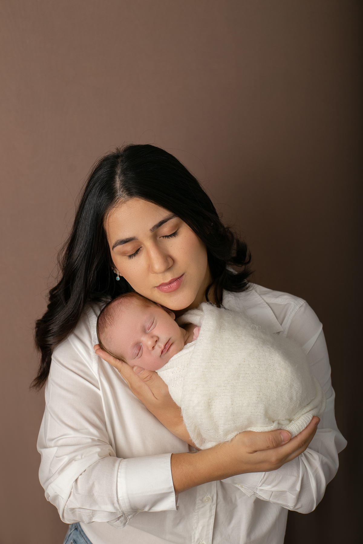 newborn session, ensaio newborn fotografado por Cinthia Toledo Photography em Malden-MA, Boston, mae e filho
