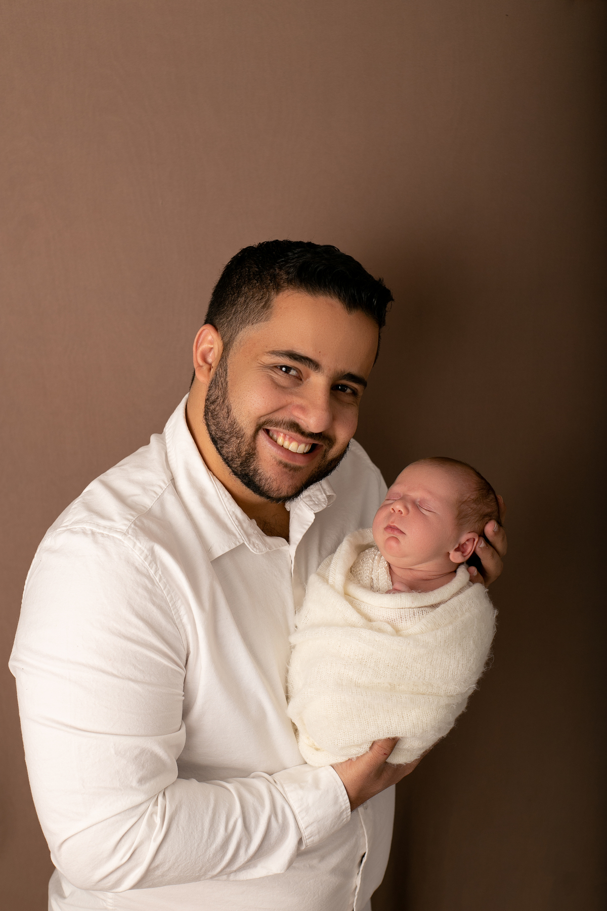 newborn session, ensaio newborn fotografado por Cinthia Toledo Photography em Malden-MA, Boston, pai e filho