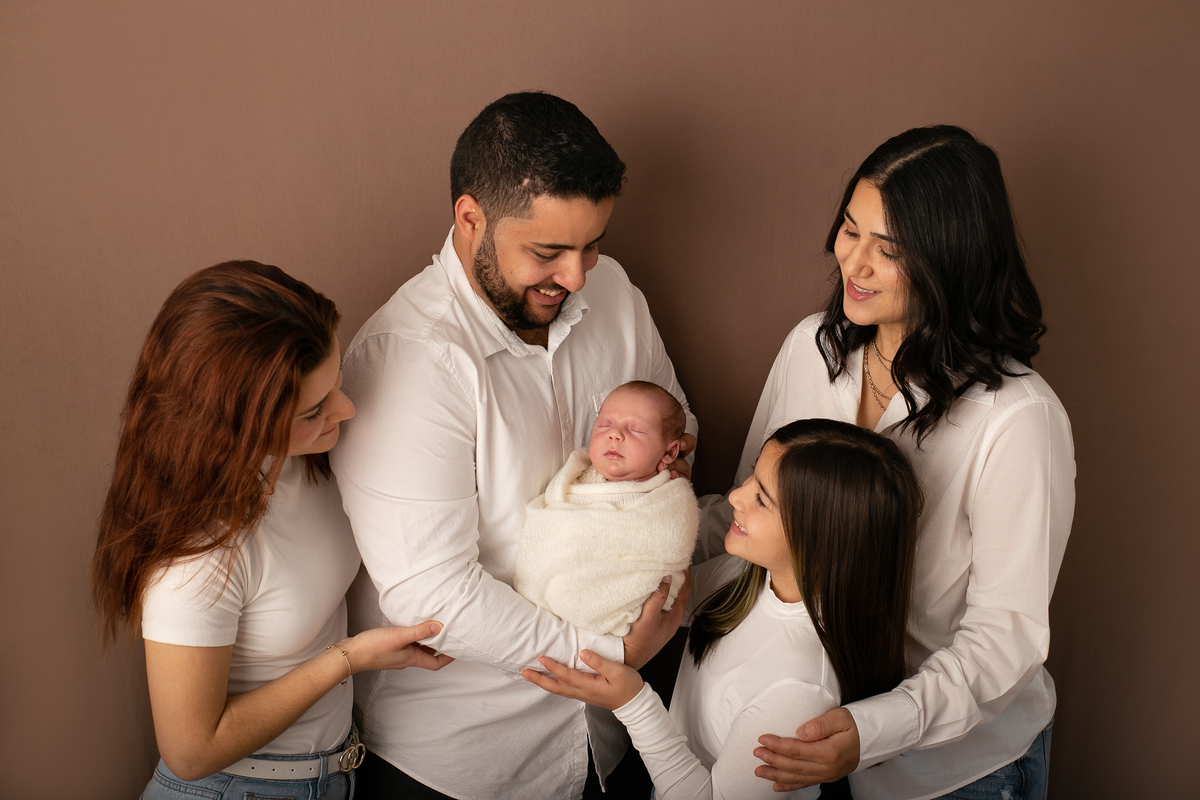 newborn session, ensaio newborn fotografado por Cinthia Toledo Photography em Malden-MA, Boston, familia