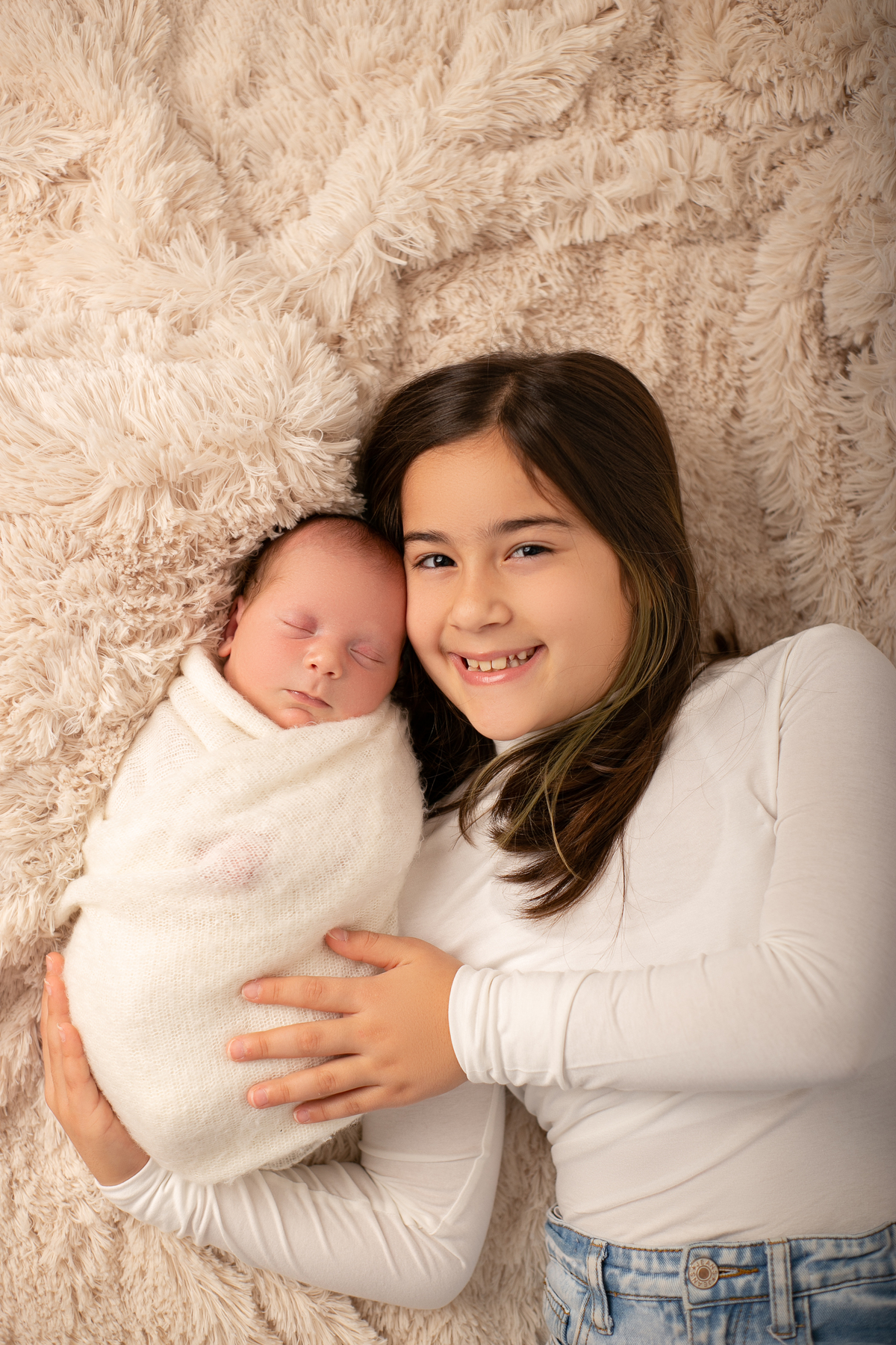 newborn session, ensaio newborn fotografado por Cinthia Toledo Photography em Malden-MA, Boston, irmaos