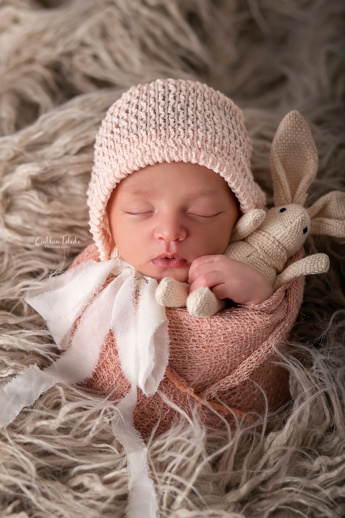 sessão newborn, ensaio newborn, fotografia Newborn, pacotinho de amor, bebê enroladinho, saquinho de batata