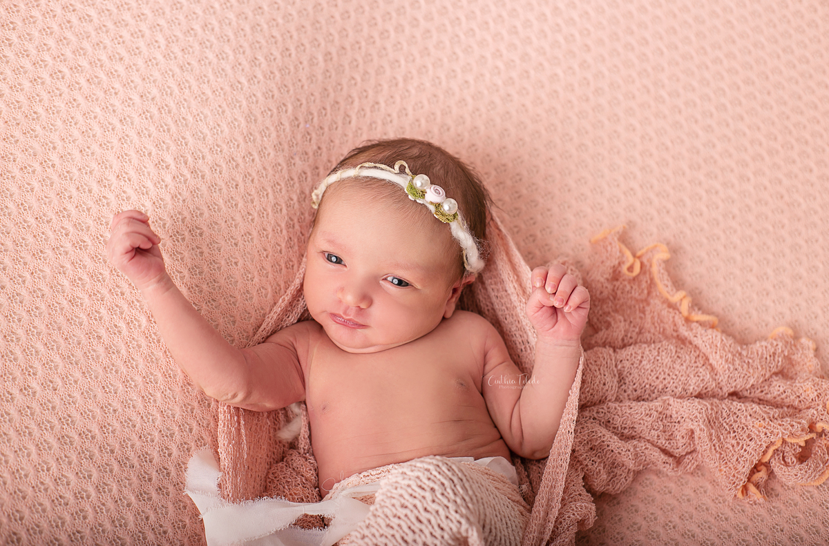 sessão newborn, ensaio newborn, fotografia Newborn, ensaio no puff, fotos no puff, menina