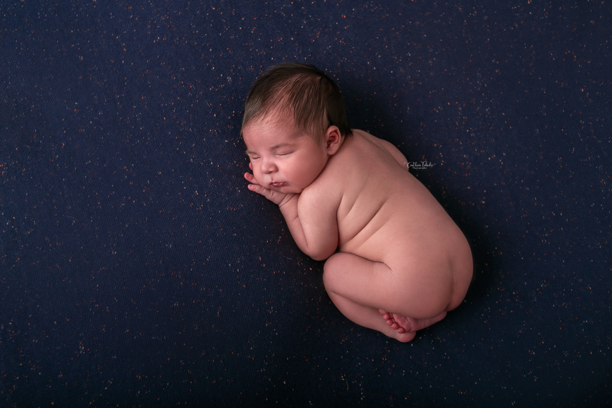 Cinthia Toledo, Malden-Massachusetts, ensaio newborn, fotografia newborn, menino, fotos no puff, peladinho, pose de bundinha