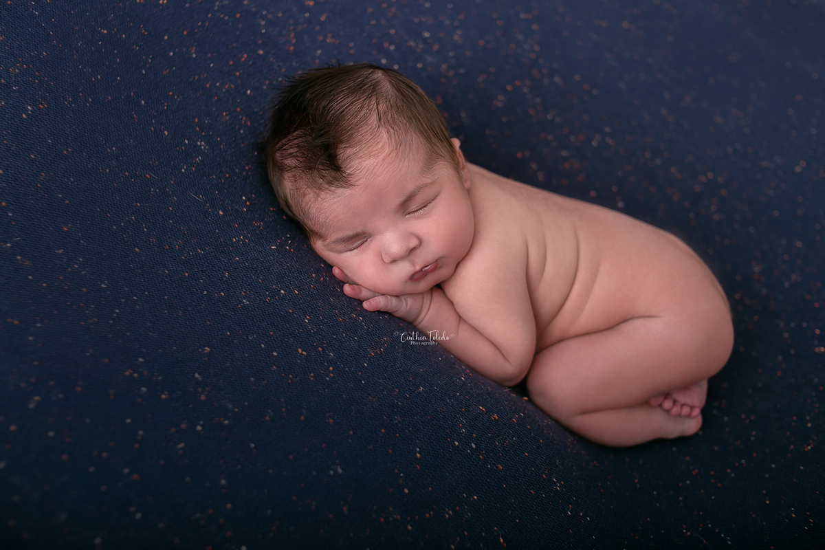 Cinthia Toledo, Malden-Massachusetts, ensaio newborn, fotografia newborn, menino, fotos no puff, peladinho, pose de bundinha