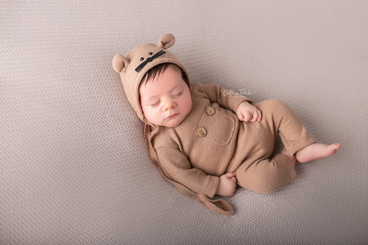 Cinthia Toledo, Malden- massachusetts, ensaio Newborn, fotografia newborn, fotografia de bebê, fotos no puff, roupa de bichinho, menino