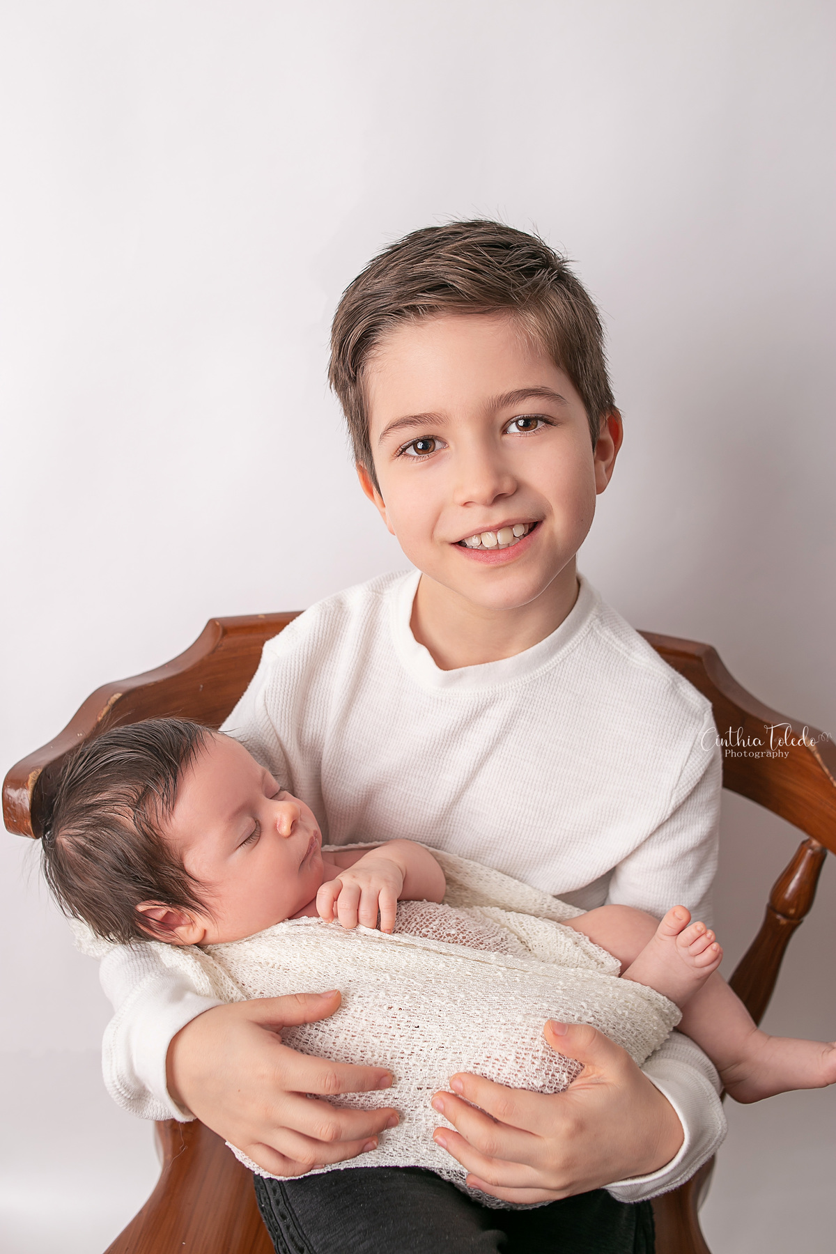 ensaio Newborn, fotografia newborn, fotografia de bebê, fotos com família, foto com o irmão, Cinthia Toledo, Malden-MA, newborn