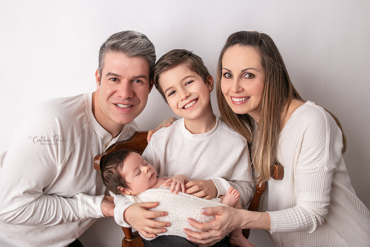 fotografia de bebê, fotos com família, foto com os pais, Cinthia Toledo, Malden-MA