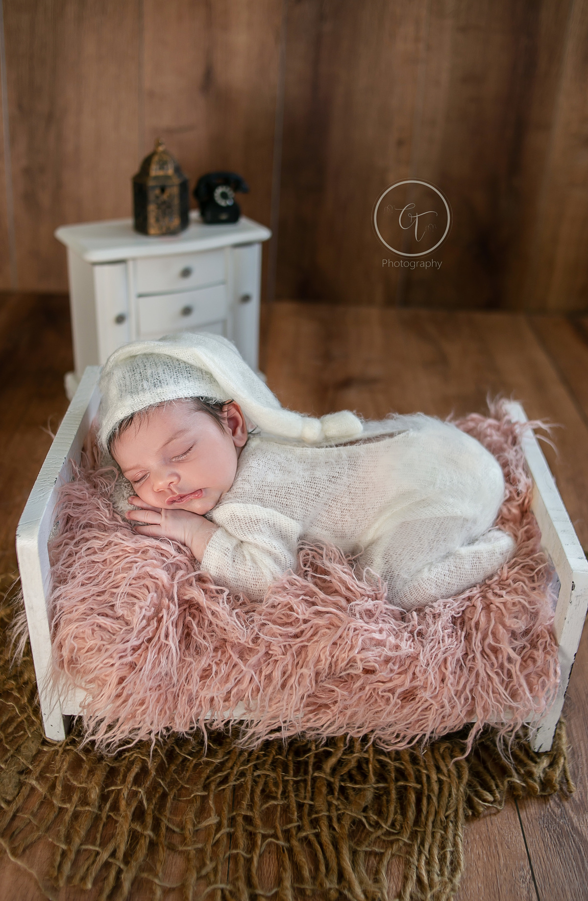 Cínthia Toledo fotógrafa, Malden-MA, fotografa de newborn, ensaio newborn, newborn photography, newborn na caminha, menina