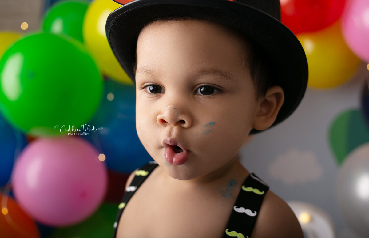 Cínthia Toledo, fotógrafa de família, fotógrafa de newborn e babys, cake smash, smash the cake, 2 anos, ensaio infantil, fotografia de bebês, babys, Malden-MA, mundo bita, cake smash mundo bita, menino