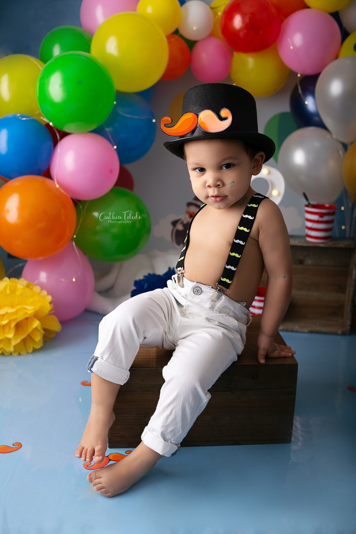 Cínthia Toledo, fotógrafa de família, fotógrafa de newborn e babys, cake smash, smash the cake, 2 anos, ensaio infantil, fotografia de bebês, babys, Malden-MA, mundo bita, cake smash mundo bita, menino