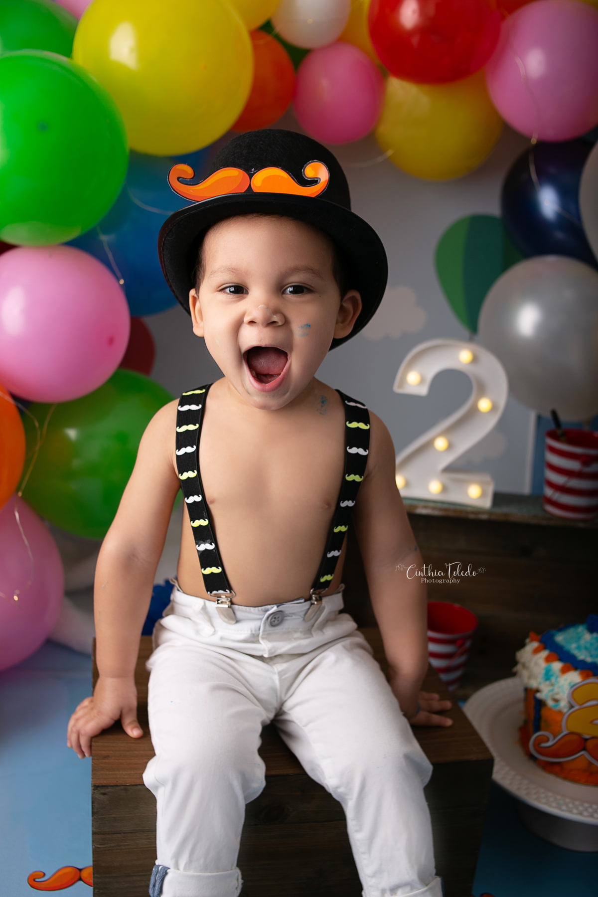 Cínthia Toledo, fotógrafa de família, fotógrafa de newborn e babys, cake smash, smash the cake, 2 anos, ensaio infantil, fotografia de bebês, babys, Malden-MA, mundo bita, cake smash mundo bita, menino
