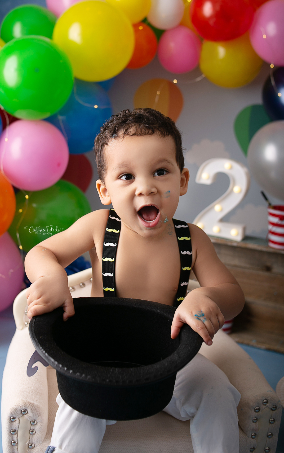 Cínthia Toledo, fotógrafa de família, fotógrafa de newborn e babys, cake smash, smash the cake, 2 anos, ensaio infantil, fotografia de bebês, babys, Malden-MA, mundo bita, cake smash mundo bita, menino