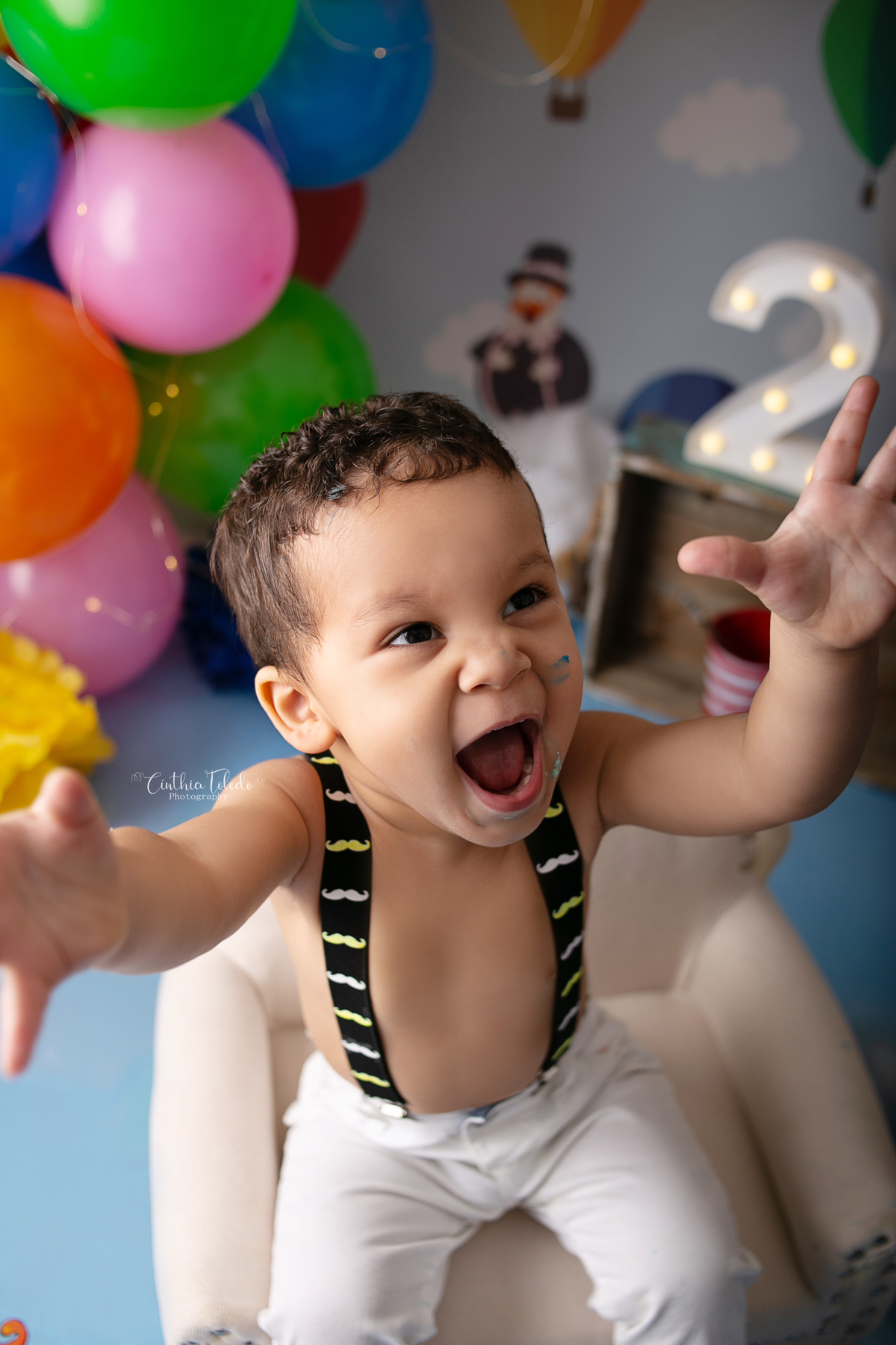 Cínthia Toledo, fotógrafa de família, fotógrafa de newborn e babys, cake smash, smash the cake, 2 anos, ensaio infantil, fotografia de bebês, babys, Malden-MA, mundo bita, cake smash mundo bita, menino