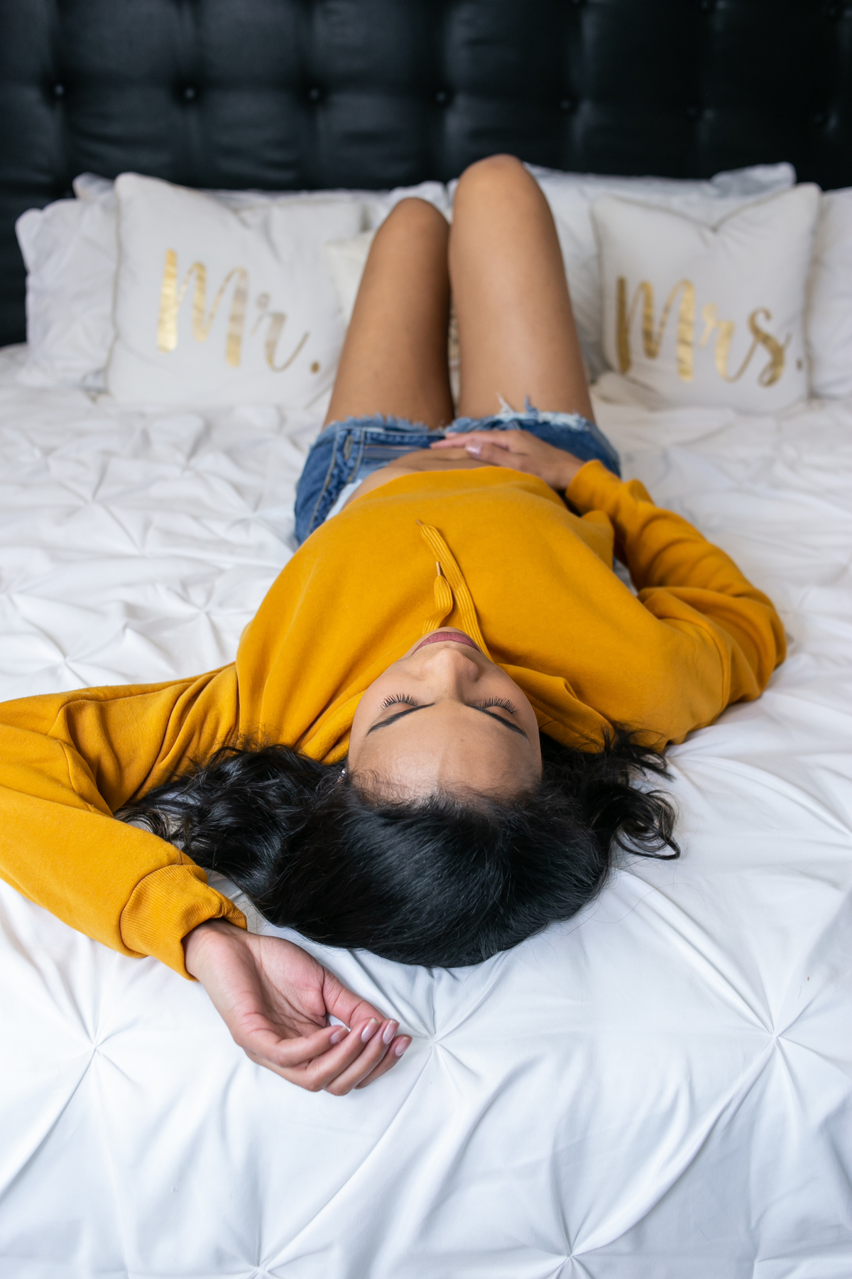 ensaio fotográfico gestante, pregnany, maternity, realizado na casa do cliente, ensaio em casal anunciando gravidez, ensaio mais intimista, fotografado por Cinthia Toledo Fotografia.