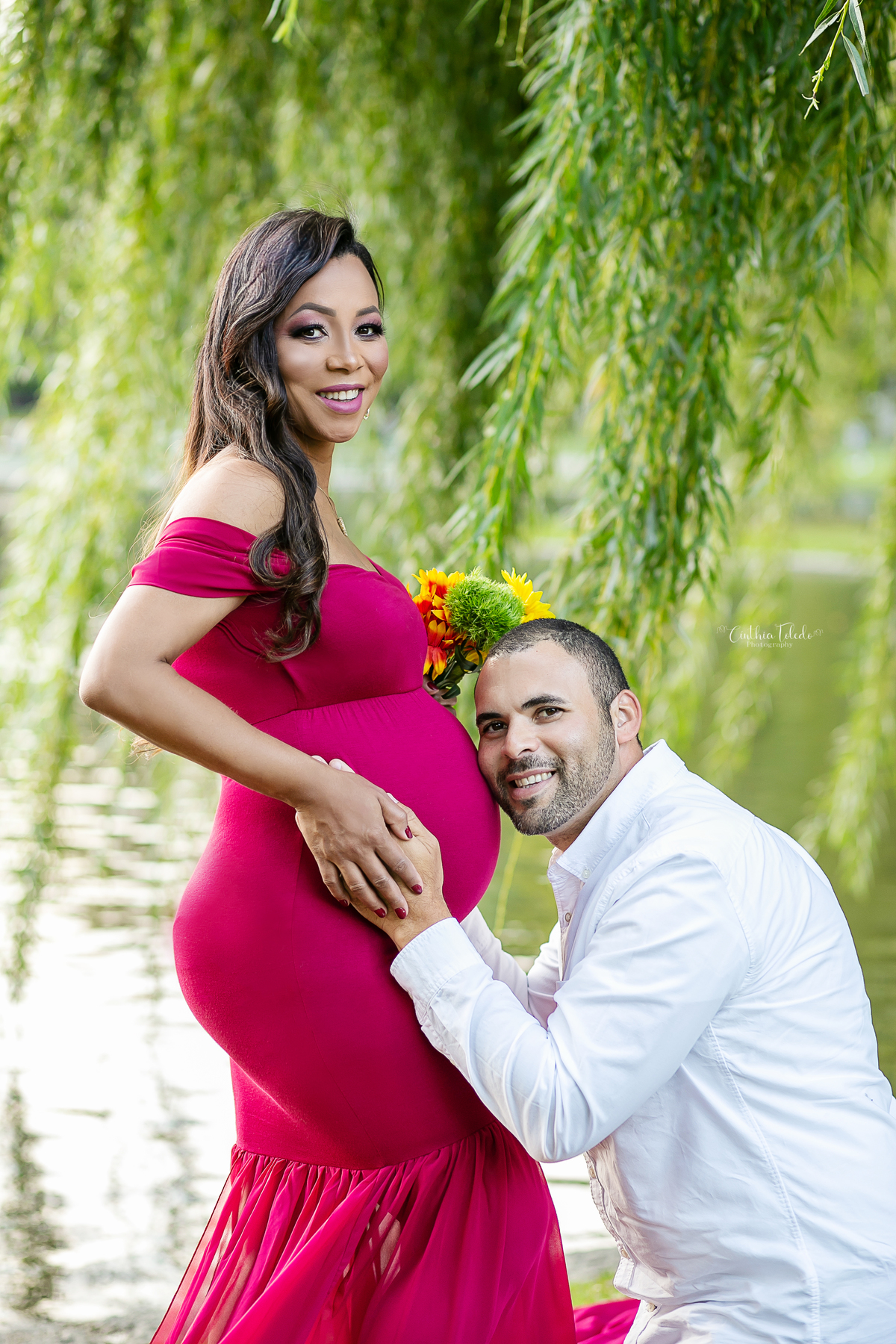 ensaio fotográfico gestante realizado no park street de Boston-MA, fotógrafa Cinthia Toledo Fotografia, fotógrafa de Gestante e Família em Massachusets. Pregnancy, maternity, vestido rosa, casal