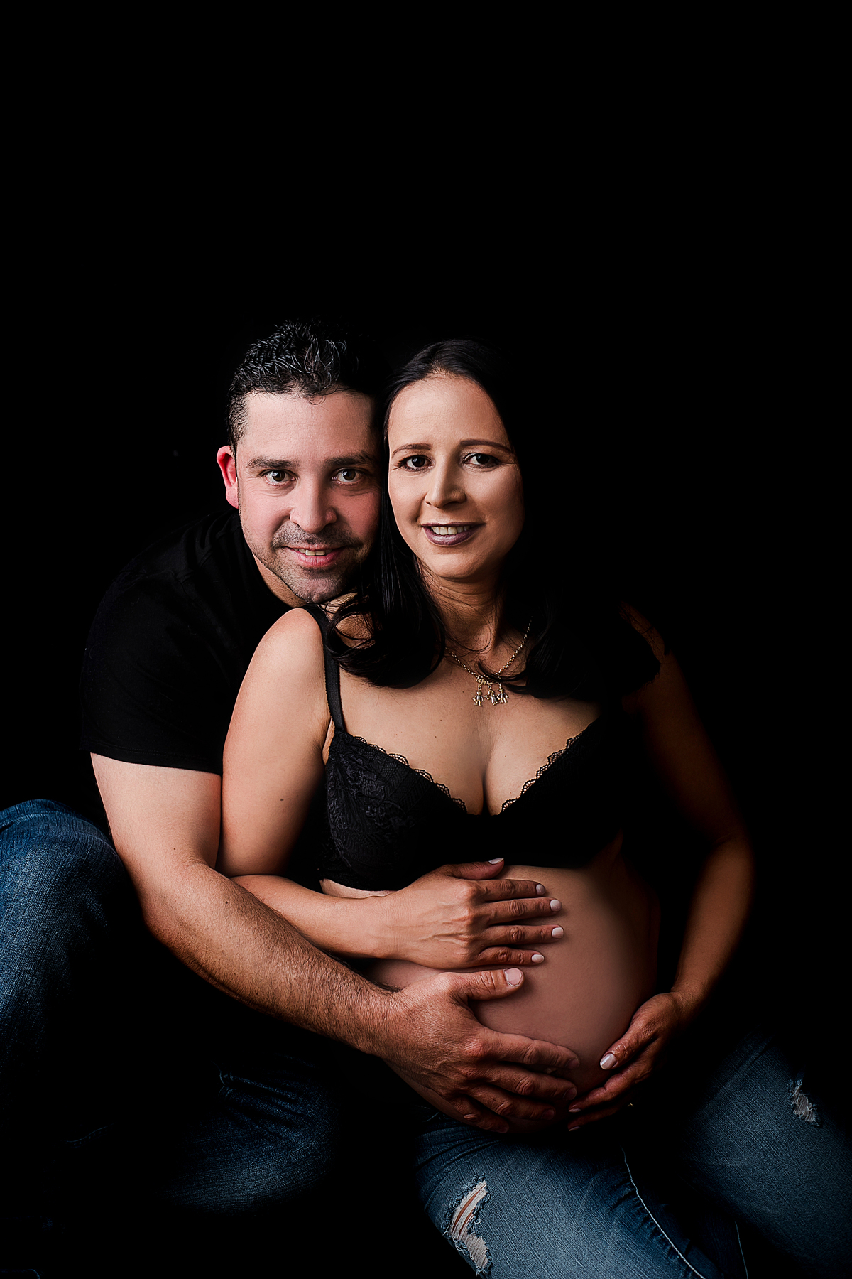 Ensaio fotográfico gestante realizado em studio, localizado em Malden-MA, fotografado por Cinthia Toledo.  