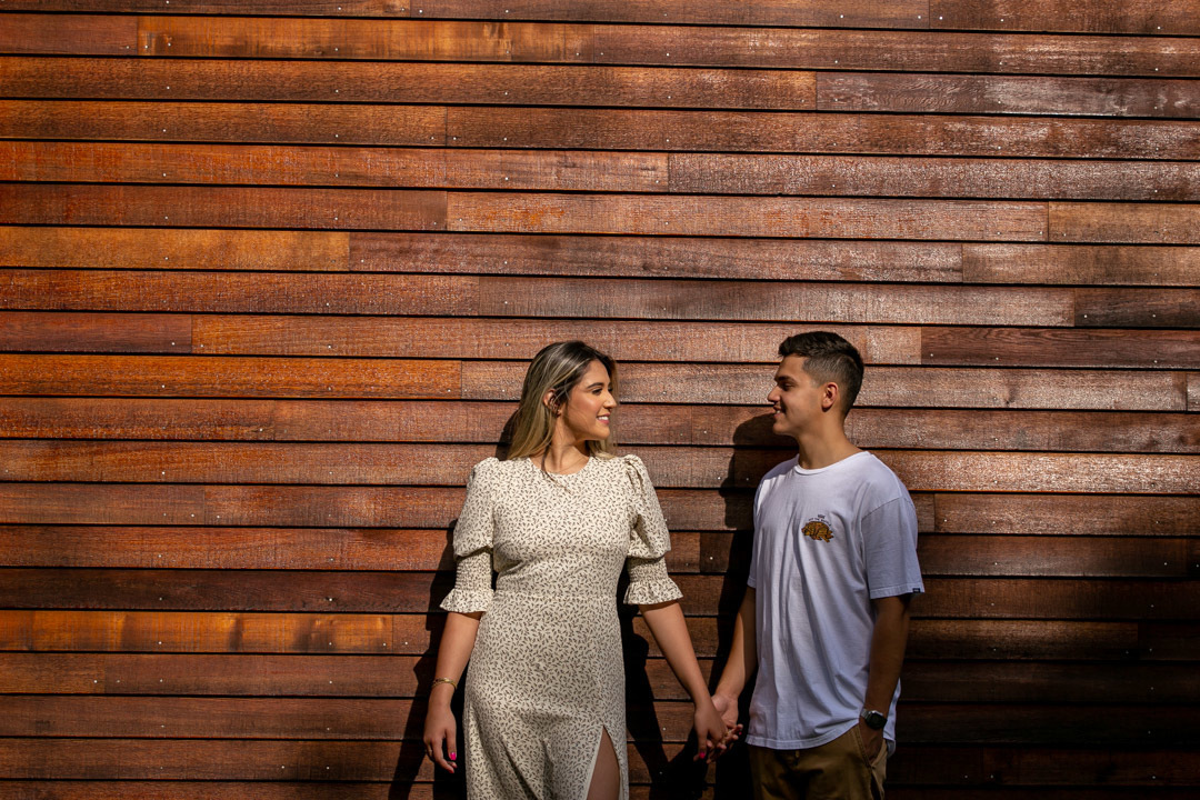 ensaio fotografico de casal realizado em Saugus-MA nos EUA, fotografado por Cinthia Toledo Fotografia/photography , fotografa de familia. fotos ao ar livre, natureza, romance, outono, fall.