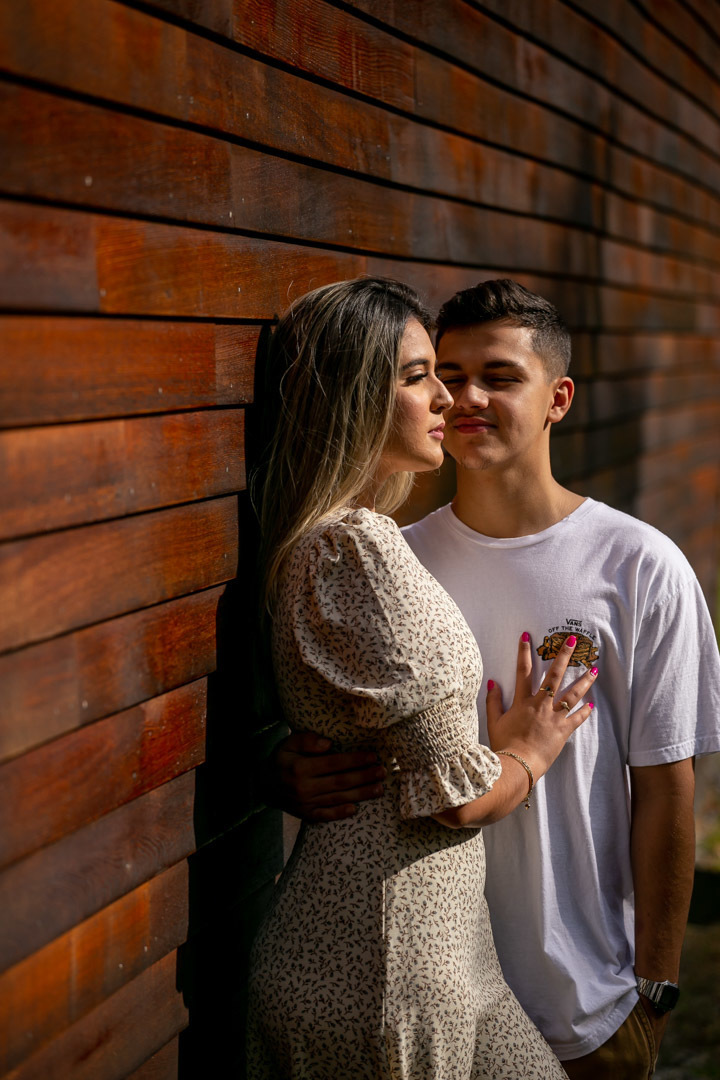 ensaio fotografico de casal realizado em Saugus-MA nos EUA, fotografado por Cinthia Toledo Fotografia/photography , fotografa de familia. fotos ao ar livre, natureza, romance, outono, fall.