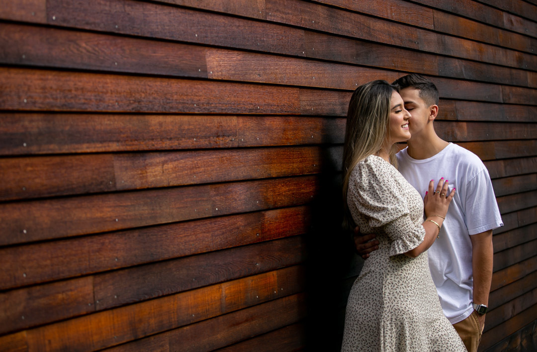 ensaio fotografico de casal realizado em Saugus-MA nos EUA, fotografado por Cinthia Toledo Fotografia/photography , fotografa de familia. fotos ao ar livre, natureza, romance, outono, fall.