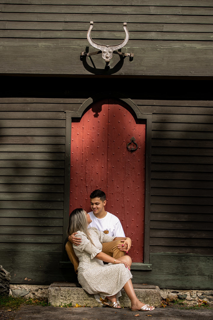 ensaio fotografico de casal realizado em Saugus-MA nos EUA, fotografado por Cinthia Toledo Fotografia/photography , fotografa de familia. fotos ao ar livre, natureza, romance, outono, fall.