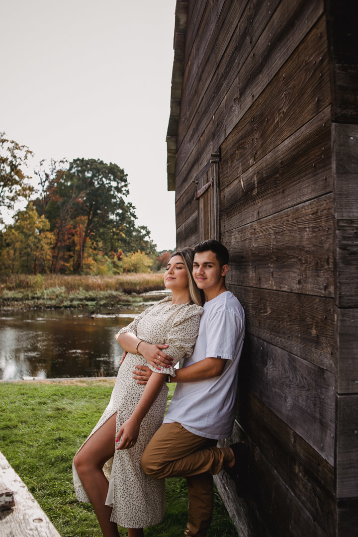 ensaio fotografico de casal realizado em Saugus-MA nos EUA, fotografado por Cinthia Toledo Fotografia/photography , fotografa de familia. fotos ao ar livre, natureza, romance, outono, fall.