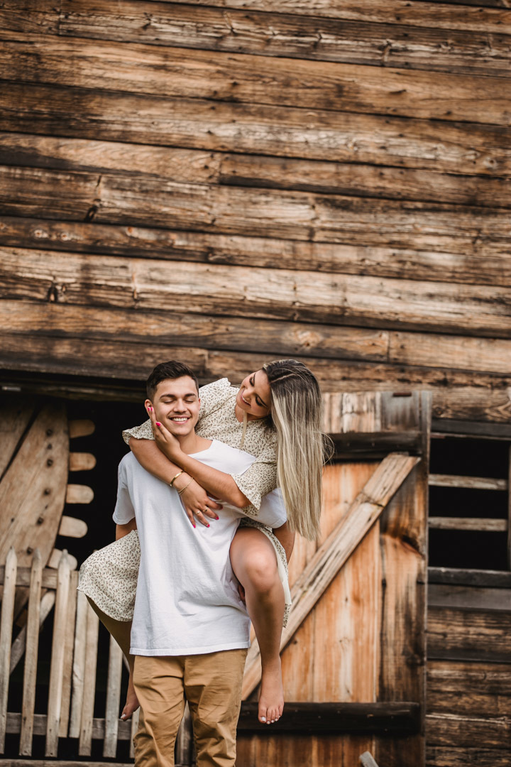 ensaio fotografico de casal realizado em Saugus-MA nos EUA, fotografado por Cinthia Toledo Fotografia/photography , fotografa de familia. fotos ao ar livre, natureza, romance, outono, fall.