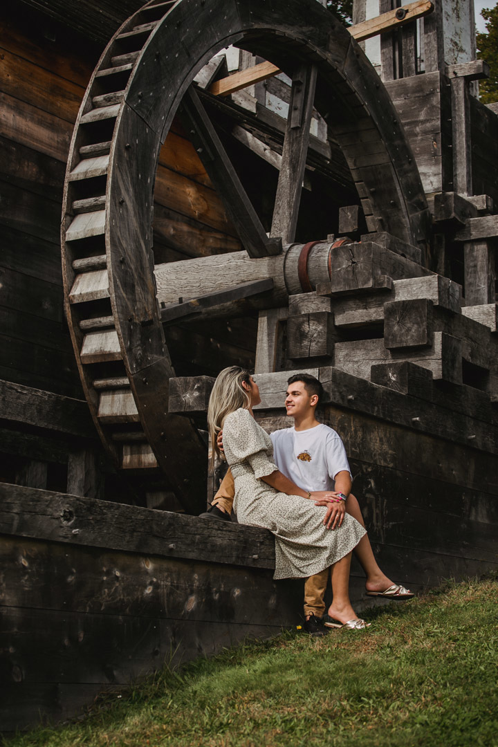 ensaio fotografico de casal realizado em Saugus-MA nos EUA, fotografado por Cinthia Toledo Fotografia/photography , fotografa de familia. fotos ao ar livre, natureza, romance, outono, fall.