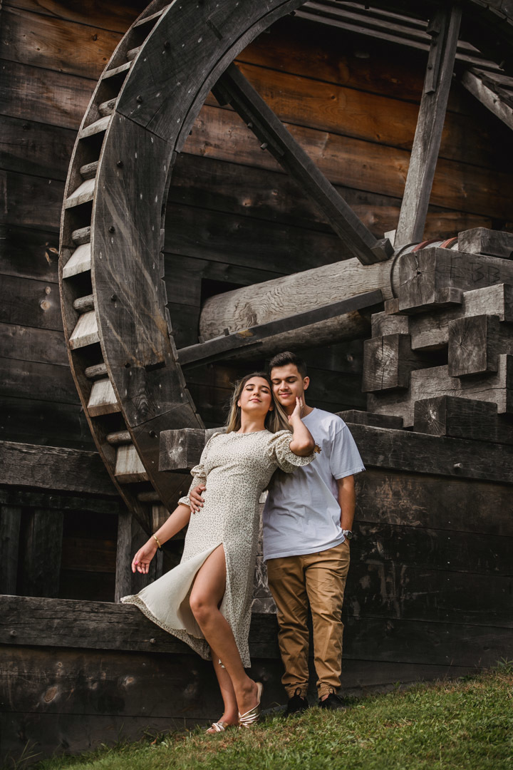 ensaio fotografico de casal realizado em Saugus-MA nos EUA, fotografado por Cinthia Toledo Fotografia/photography , fotografa de familia. fotos ao ar livre, natureza, romance, outono, fall.