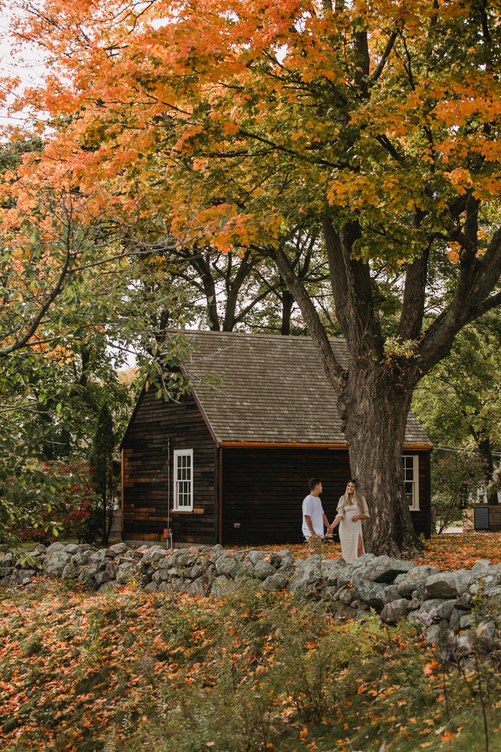 ensaio fotografico de casal realizado em Saugus-MA nos EUA, fotografado por Cinthia Toledo Fotografia/photography , fotografa de familia. fotos ao ar livre, natureza, romance, outono, fall.
