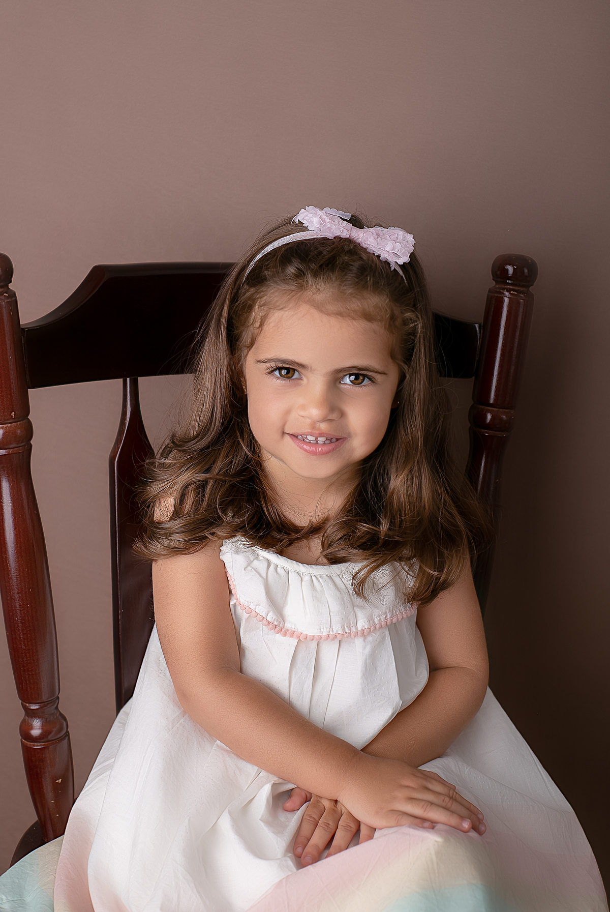 ensaio newborn feminino, fotografado por Cinthia Toledo photography/fotografia, Fotógrafa de Família especializada em newborn, fotografado em Malden-MA EUA. retrato infantil