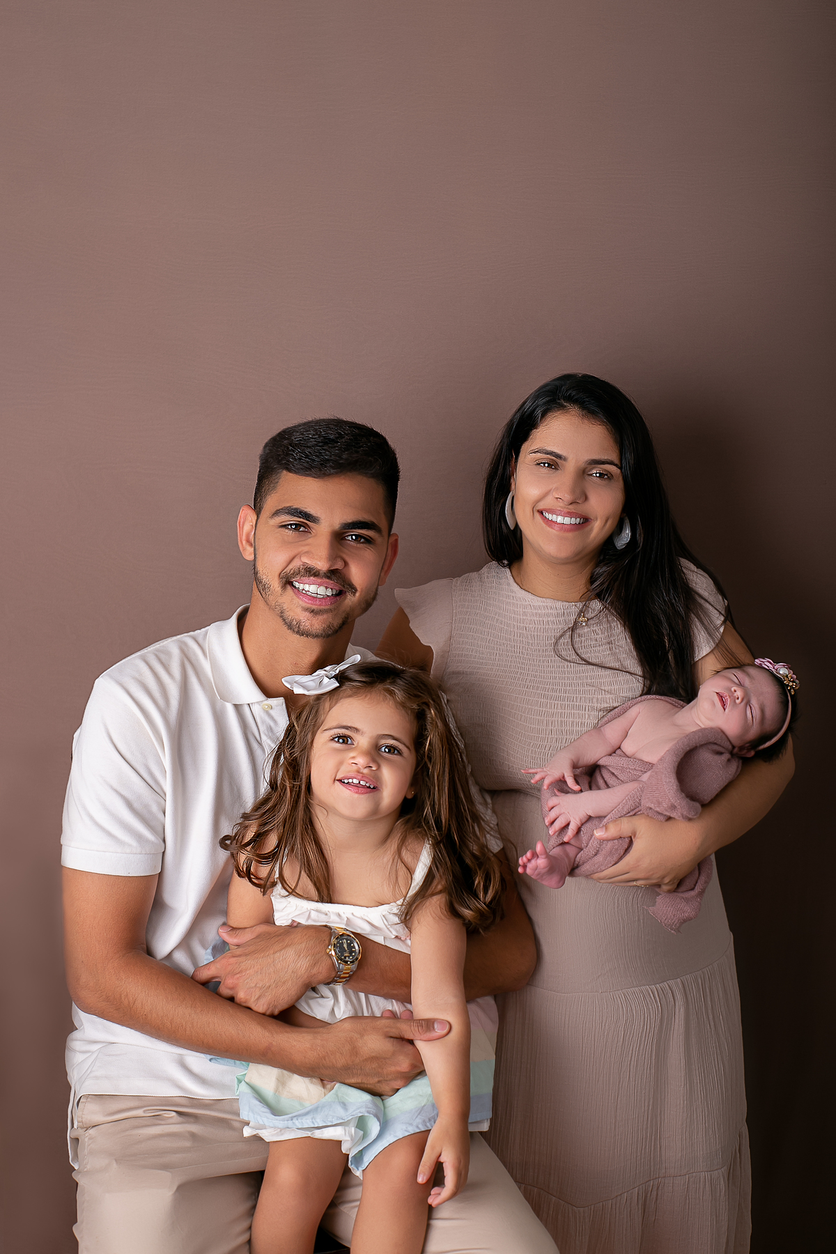 ensaio newborn feminino, fotografado por Cinthia Toledo photography/fotografia, Fotógrafa de Família especializada em newborn, fotografado em Malden-MA EUA. retrato de familia.