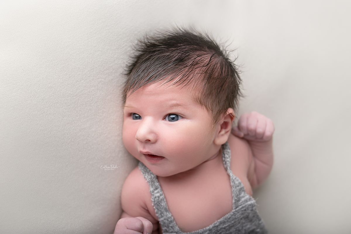 Ola boa noite! me chamo Cinthia Toledo, sou fotografa especializada em recem-nascidos(newborn), bebes, gestantes, fotografo  ensaios femininos, casais e familia. Atendo atualmente em Boston-MA, mas estarei com minha agenda aberta entre o final de Abril e 