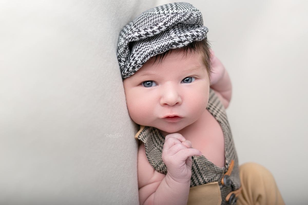 Ola boa noite! me chamo Cinthia Toledo, sou fotografa especializada em recem-nascidos(newborn), bebes, gestantes, fotografo  ensaios femininos, casais e familia. Atendo atualmente em Boston-MA, mas estarei com minha agenda aberta entre o final de Abril e 