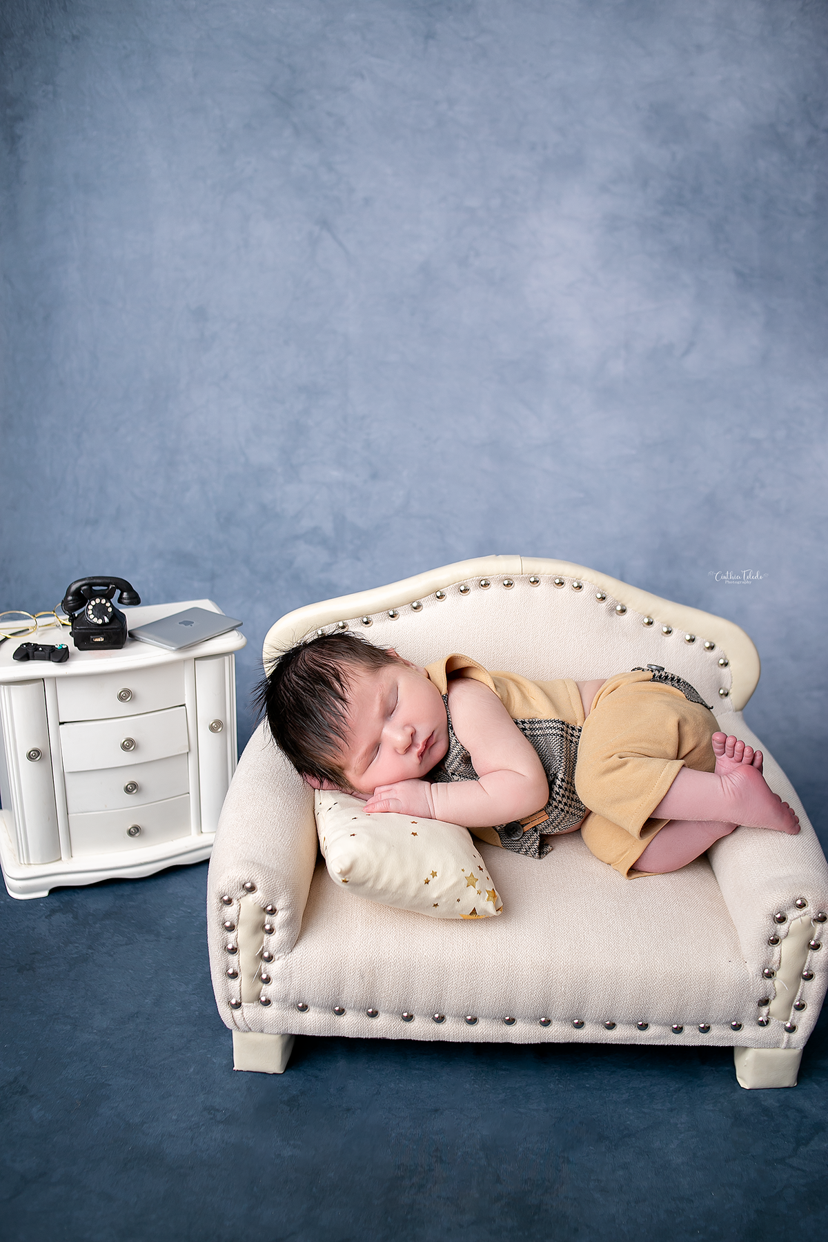 Ola boa noite! me chamo Cinthia Toledo, sou fotografa especializada em recem-nascidos(newborn), bebes, gestantes, fotografo  ensaios femininos, casais e familia. Atendo atualmente em Boston-MA, mas estarei com minha agenda aberta entre o final de Abril e 