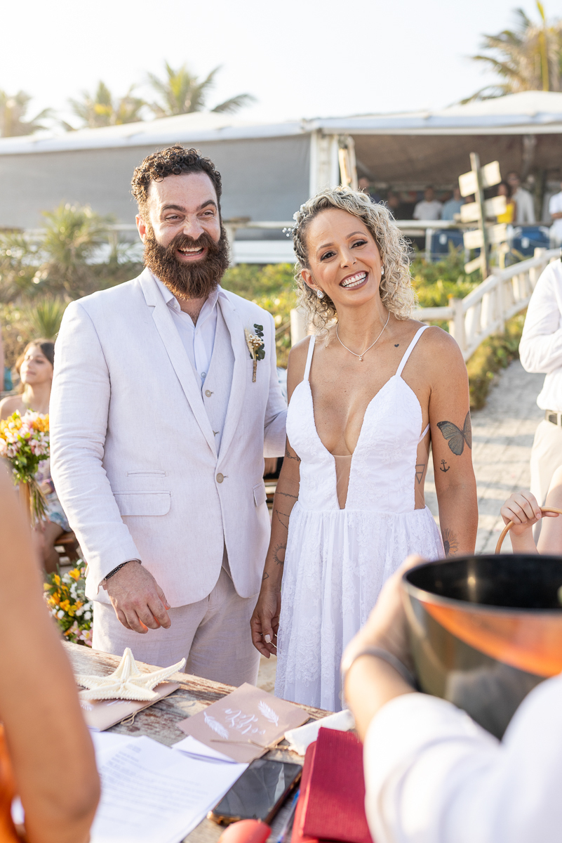 Noivos lindos se casando