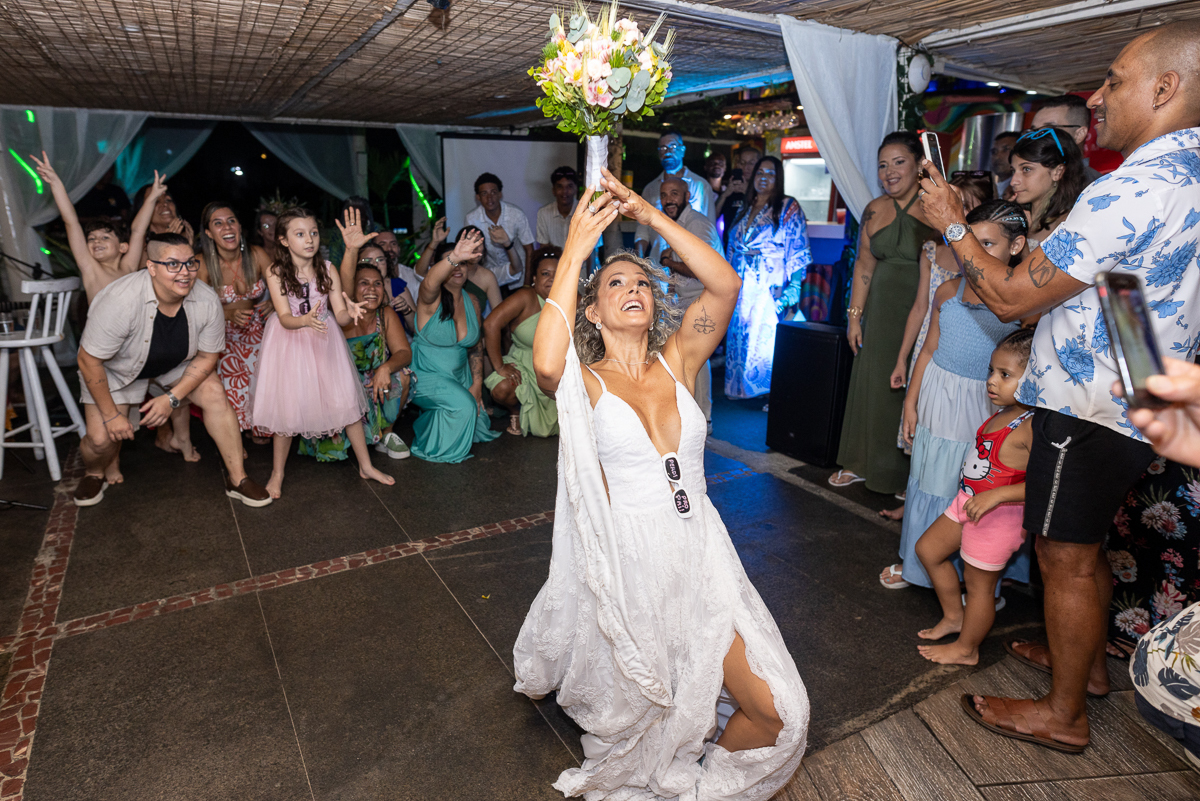 
Jogando o buquê noiva


