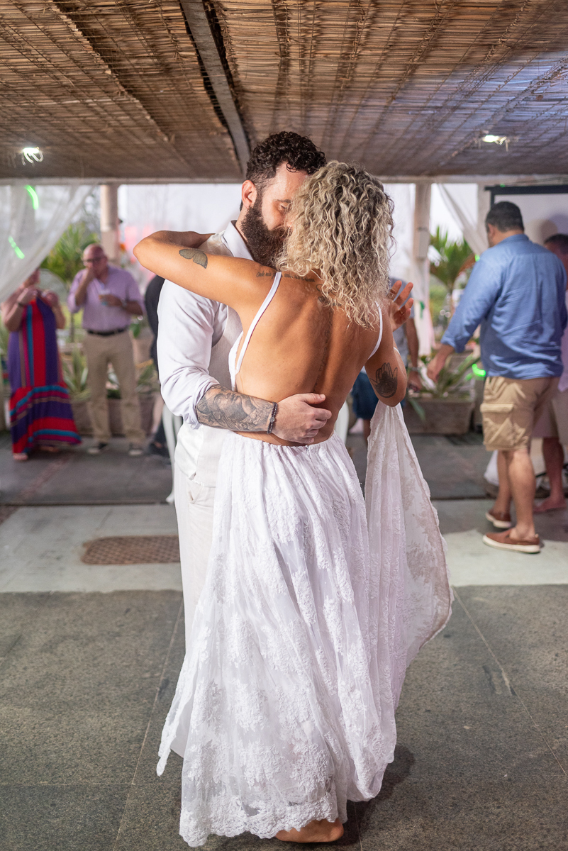  Noivos Curtindo a dança 

