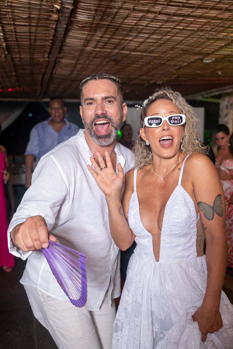 
Curtindo a pista de dança com amigos  


