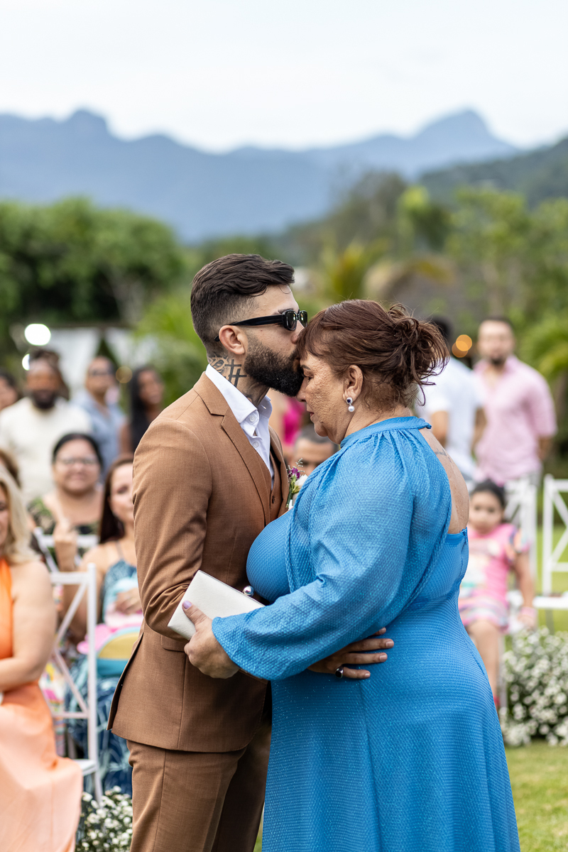 Entrada do Noivo com a mãe 