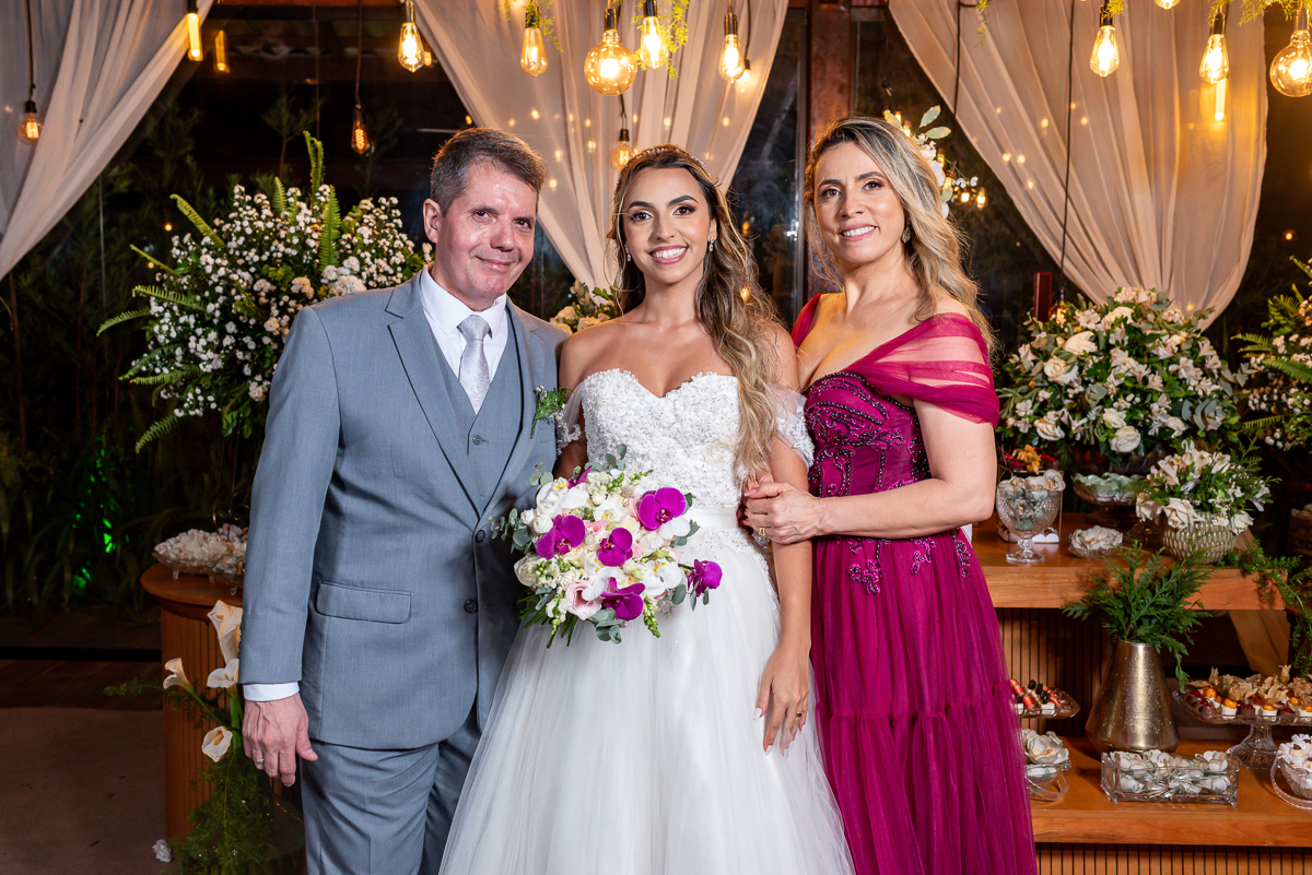 Fotografia da noiva com os pais 