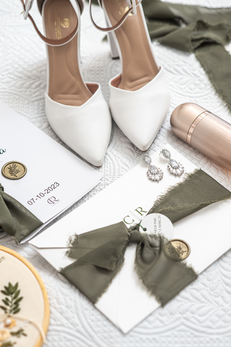 Acessórios elegantes da noiva 