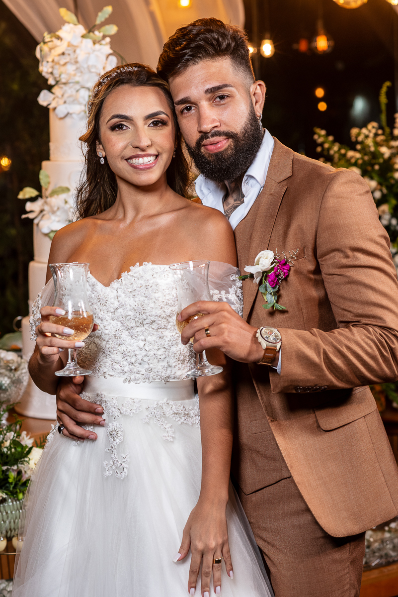 Fotografia do  brinde dos noivos