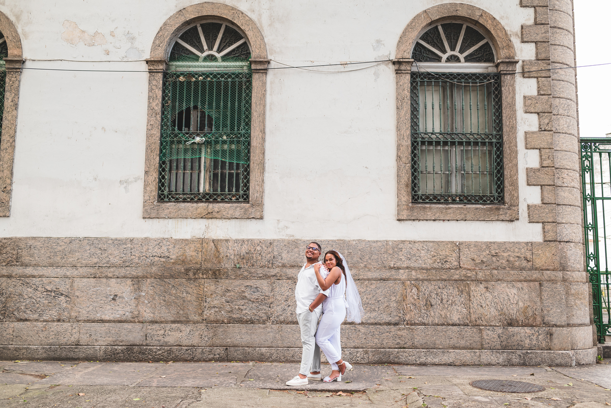 pré-wedding em local que reflete a personalidade do casal