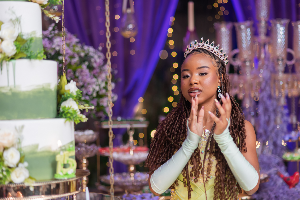 Bolo Princesa e o Sapo para festa de 15 anos