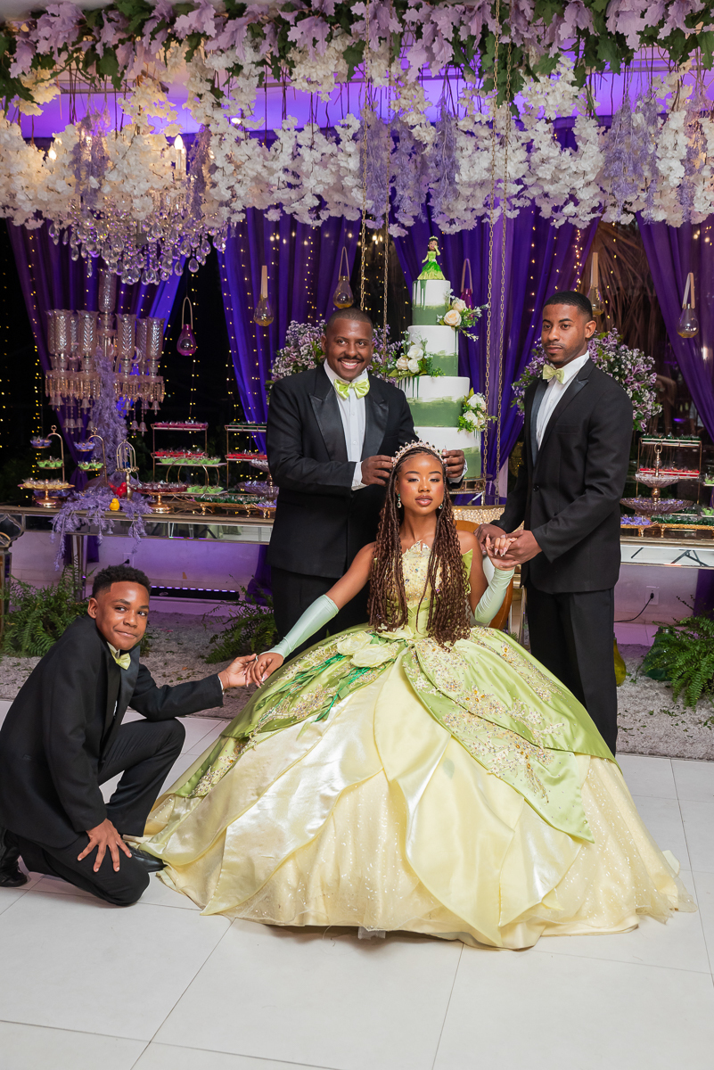 Hora do parabéns da  princesa e o sapo 