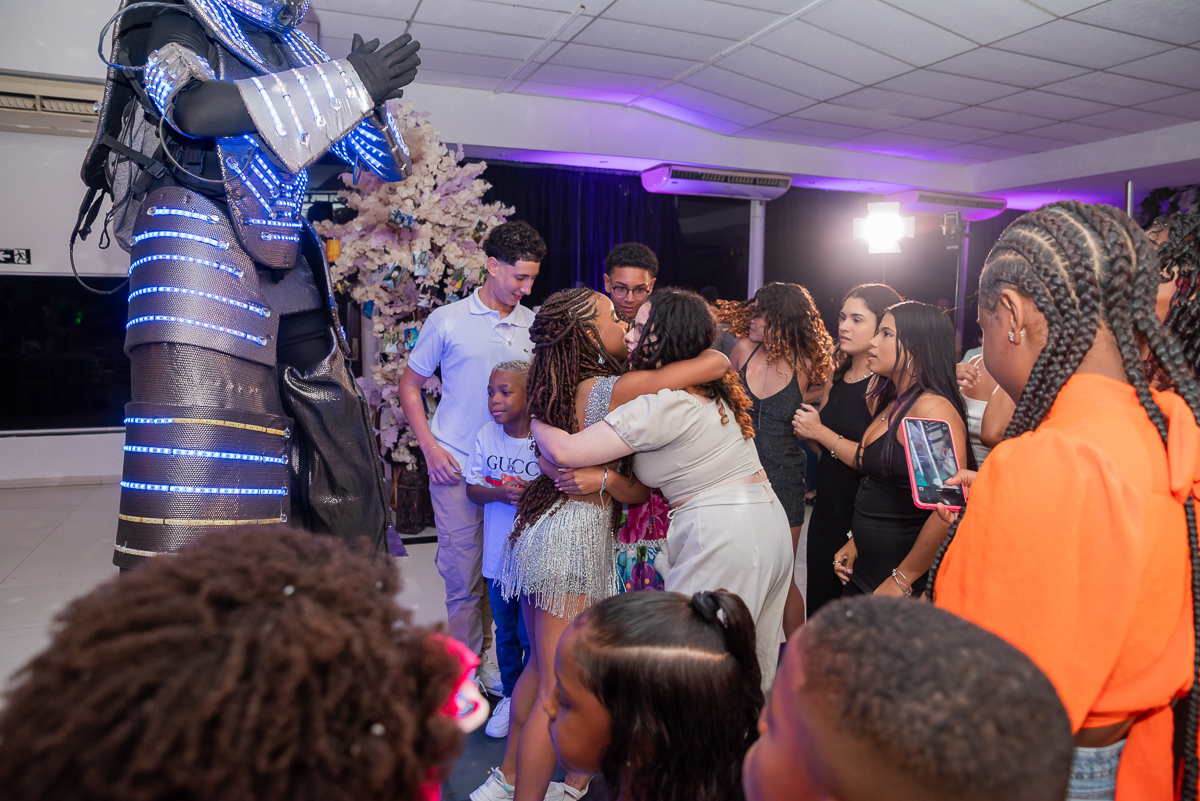 Pista de dança 15 anos com robô