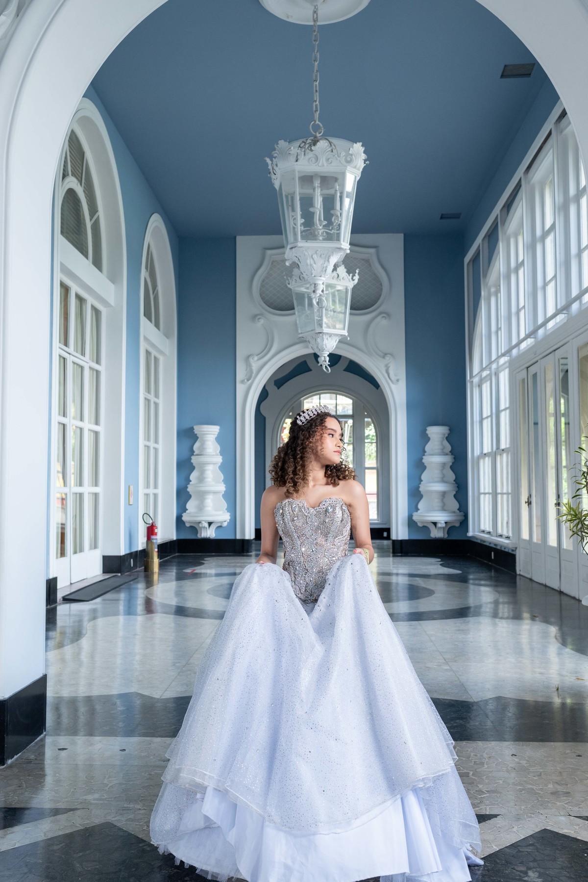 #vestidodebutantebrancoperolado