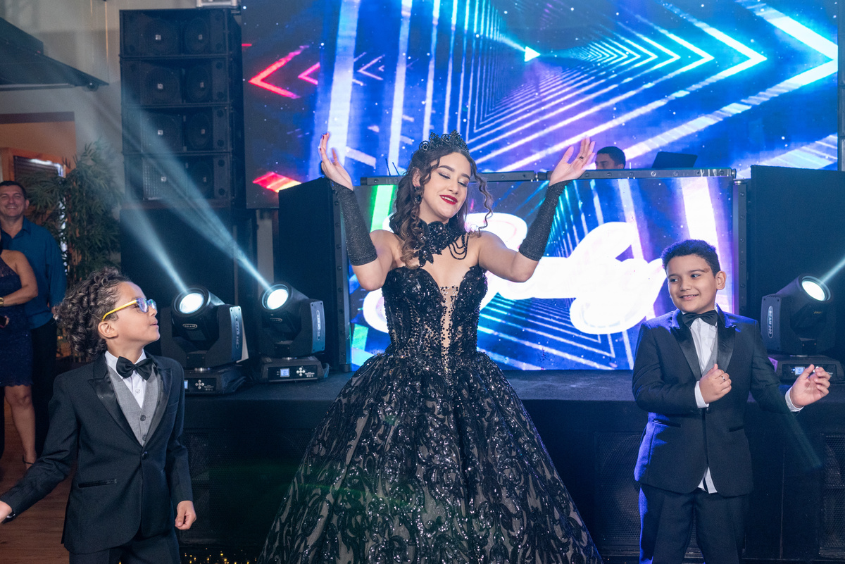 Dança com os irmão da debutante 